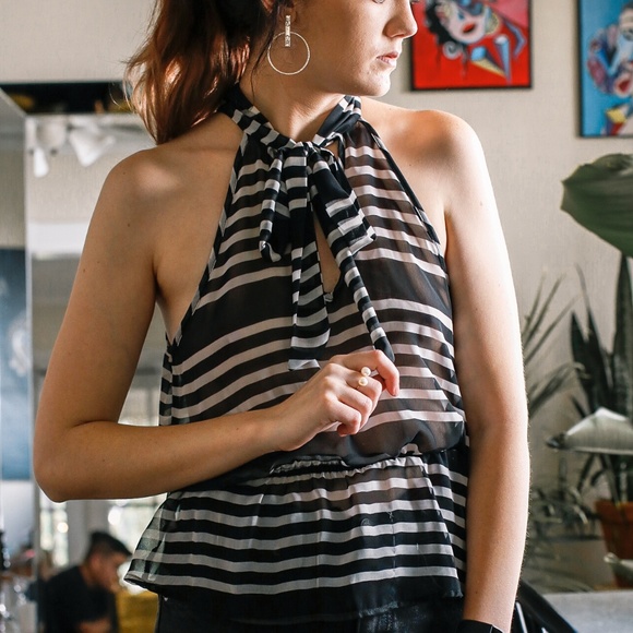 CLOSET CLEAROUT 🍁 Forever 21 Black/WhiteSheer Top - Picture 3 of 4